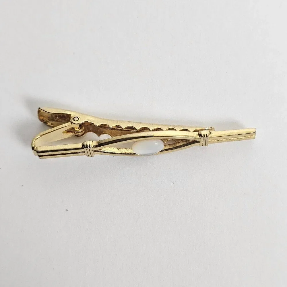 Vintage White Opalescent Glass Mother of Pearl Cabochon Gold‎ Tone Tie Bar Clip